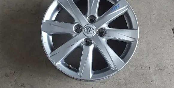 Toyota Yaris R15 alloy rim 426110D610