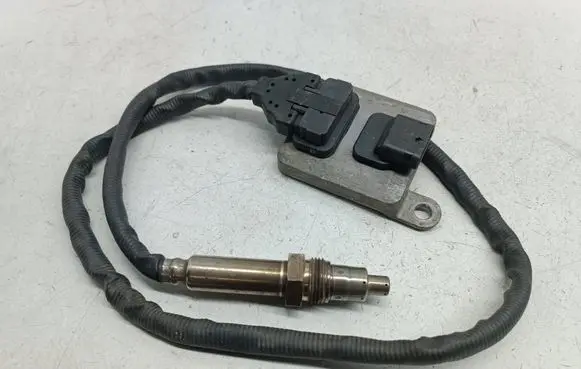 Mercedes-Benz C W205 Lambda probe sensor A0009053706 5WK96683F 0009053706