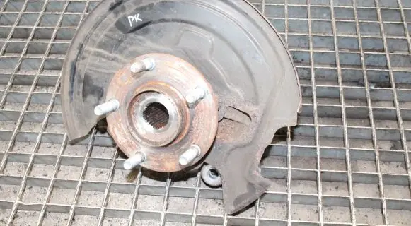 Nissan Leaf I (ZE0) Front wheel hub