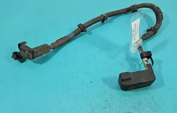 Toyota RAV 4 (XA40) Positive cable (battery) 821224211011 IMPRK1562955