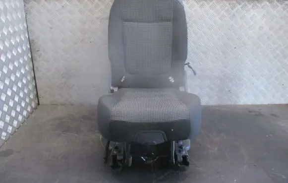 Peugeot 5008 Front driver seat 