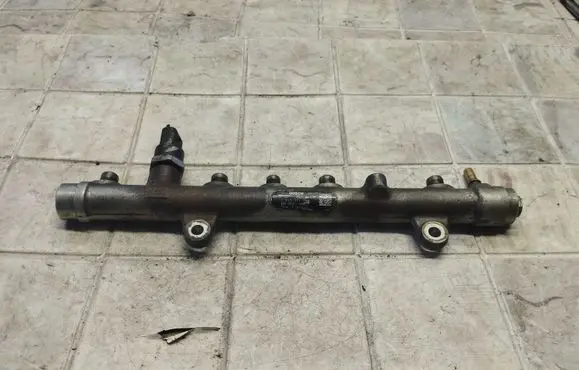 Fuel main line pipe