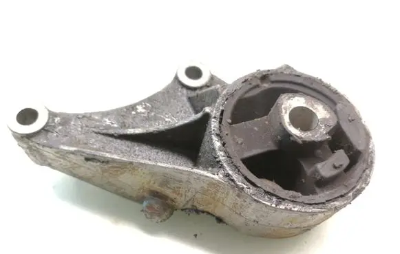 Opel Zafira B Engine mount bracket V05456