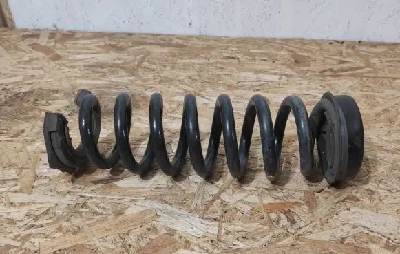 BMW 3 GT F34 Rear coil spring 6764419