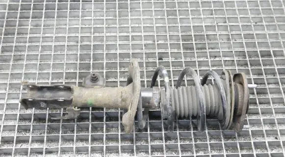 Toyota Auris E180 Front shock absorber/damper