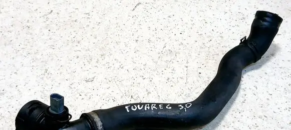 Volkswagen Touareg I Engine coolant pipe/hose 7L6122051T KA4118239