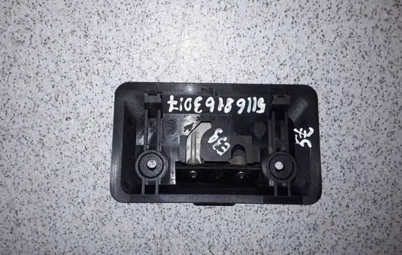 BMW 5 E39 Glove box handle 51168163017 8163017