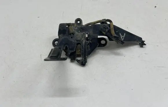 Toyota Hilux VIII Engine bonnet/hood lock/catch