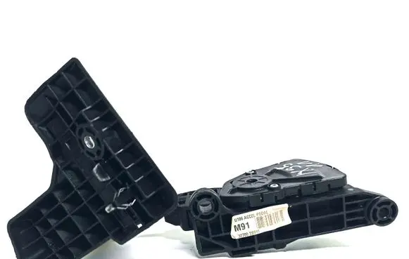 Hyundai ix35 Accelerator throttle pedal 327002S910 GG40208A2S910