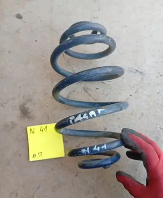 Volkswagen PASSAT B5 Front coil spring