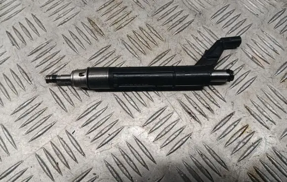 Audi Q7 4M Fuel injector 06M906036AE
