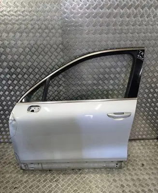 Volkswagen Touareg II Front door 