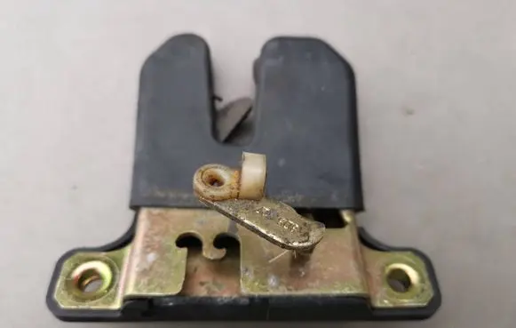 Audi A4 S4 B5 8D Loading door lock 
