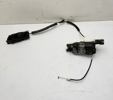 Peugeot Partner Front door lock 9135EG