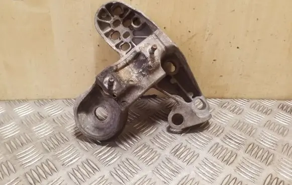 Audi A6 S6 C5 4B Engine mounting bracket 8E0199351F