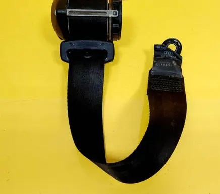 Audi 80 90 B3 Rear seatbelt 893857709A
