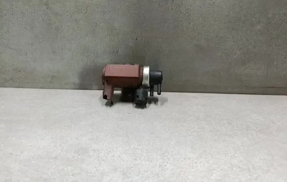 Ford C-MAX I Turbo solenoid valve 72832804