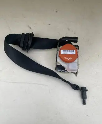 BMW 8 G15 Front seatbelt 310059899228 3063559