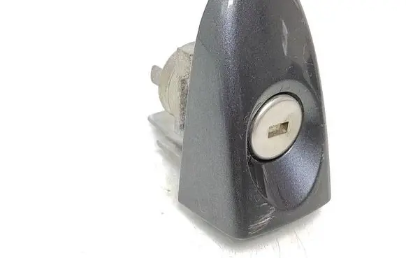 Ford Galaxy Front door lock (next to the handle) R21990a 6m21u218a14