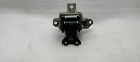 Mitsubishi Lancer X Engine mount bracket MN184329