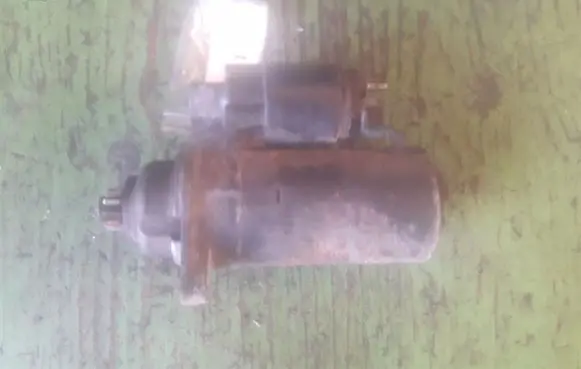 Volkswagen Golf IV Starter motor