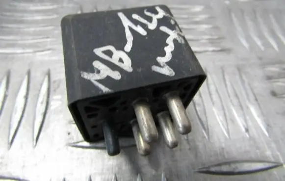 Mercedes-Benz E W124 Other relay 0332002171