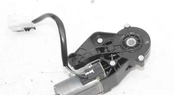 Mercedes-Benz C W204 Seat adjustment motor 0390203369