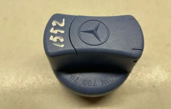 Mercedes-Benz Sprinter W906 Adblue tank cap A0004702705 0004702705