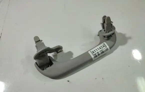 Nissan Qashqai Rear interior roof grab handle 8200003209