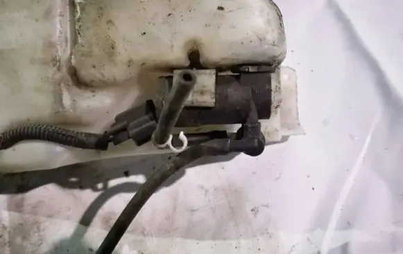 Volvo V50 Windscreen/windshield washer pump 1s7117k624fe 1s71-17k624fe