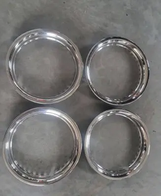 Mercedes-Benz 190 230 W110 W111 R14 wheel hub/cap/trim 1134010445