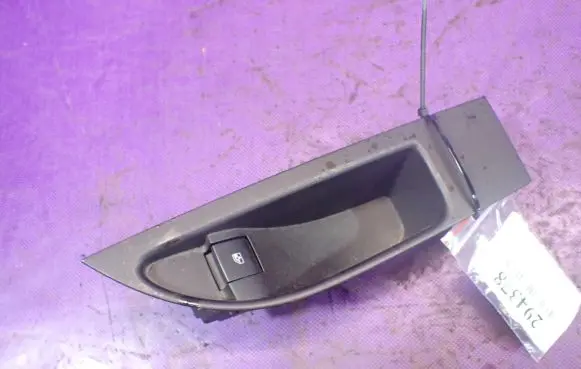Opel Astra J Quarter vent window switch 13301888
