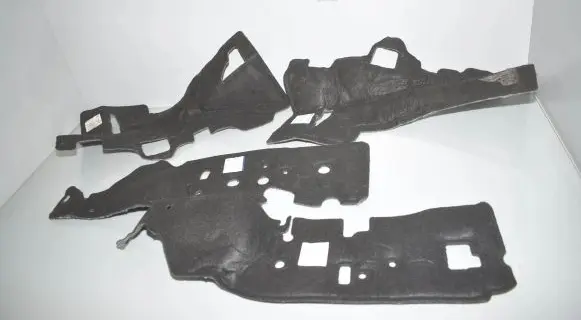Engine bonnet/hood sound/heat insulation