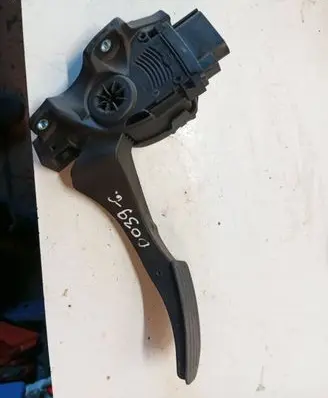 Volvo XC60 Accelerator throttle pedal 31329059