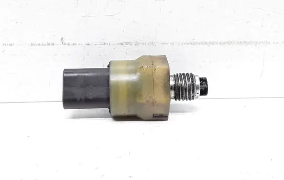 Volvo V60 Oil pressure sensor 31405635