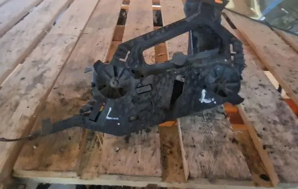 Skoda Octavia Mk2 (1Z) Front bumper mounting bracket