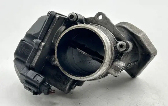 Audi A4 S4 B7 8E 8H Throttle valve 8E0145997A