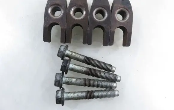 KIA Carnival Fuel Injector clamp holder 
