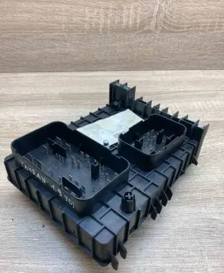 Volkswagen Golf V Fuse module 1K0937124H 0414307041E