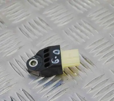 Toyota Verso-S Airbag deployment crash/impact sensor 8983152020