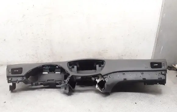 Subaru B9 Tribeca Dashboard 66204XA01A