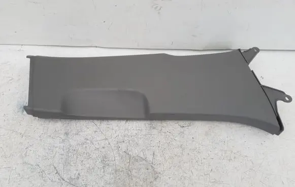 Volkswagen Golf V (B) pillar trim (bottom)