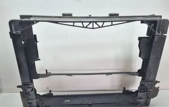 BMW 5 F10 F11 Radiator trim 8509168