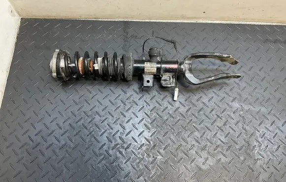 BMW 5 F10 F11 Front shock absorber with coil spring 6796858 10541310