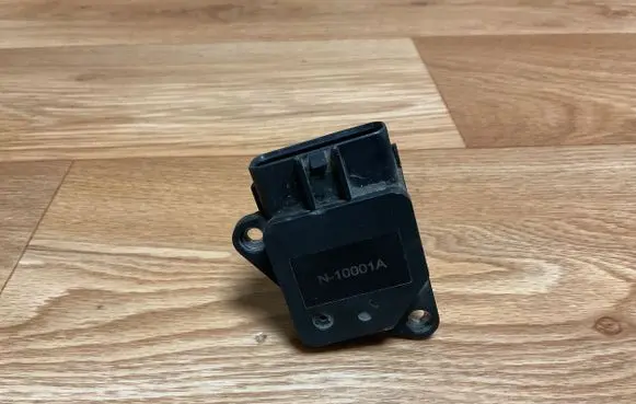 Toyota Avensis T250 Mass air flow meter N10001A