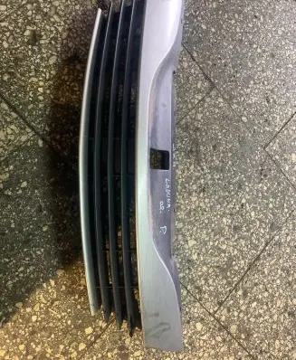 Renault Laguna II Front grill 42137