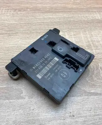 Mercedes-Benz E W211 Door control unit/module 2118201526