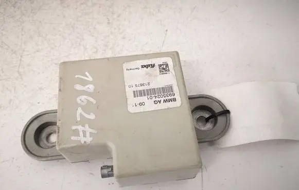 BMW 5 E60 E61 Antenna control unit 693502401