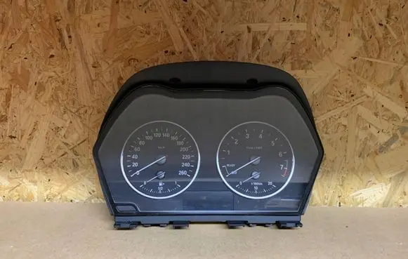 BMW 1 F20 F21 Speedometer (instrument cluster) 9232891