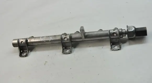 BMW 3 E90 E91 Fuel main line pipe 7562474 7537319